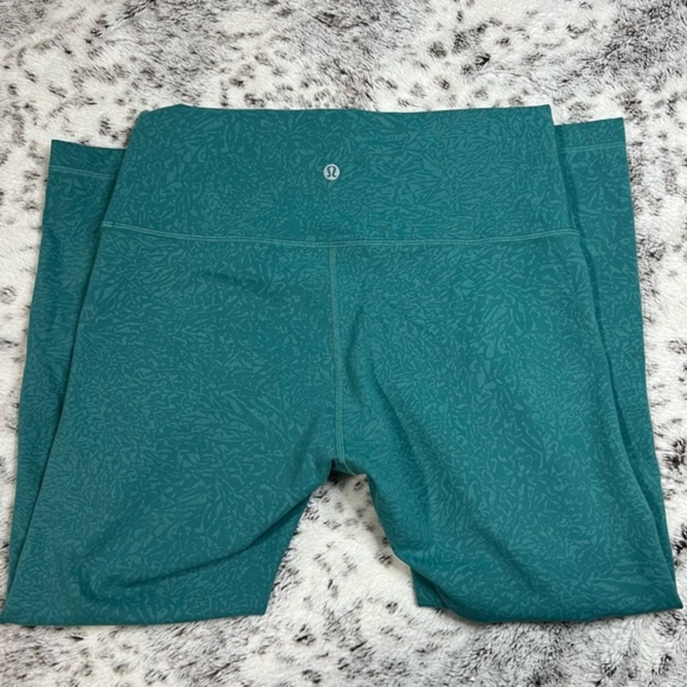 Lululemon Wunder Train High-Rise Crop 23” Size 10